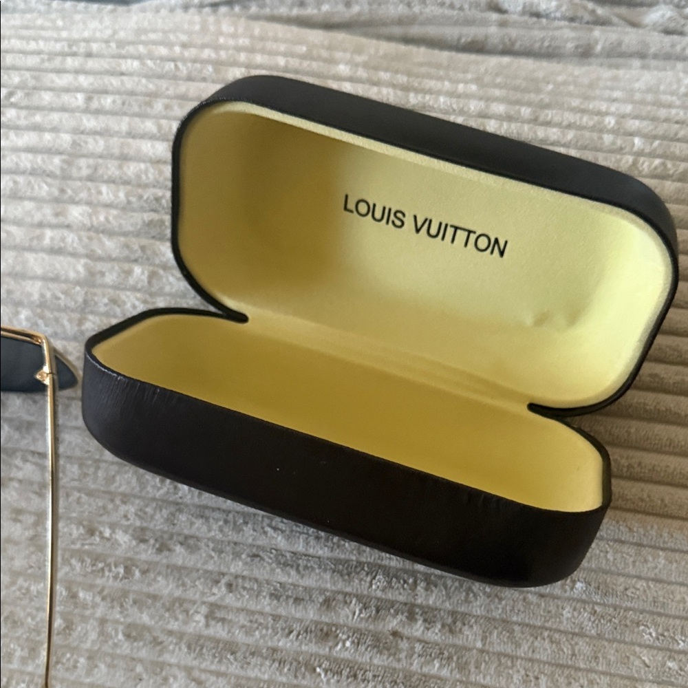 Louis Vuitton Black and Gold Sunglasses - Picture 4 of 4